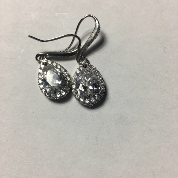 Austrian Drop Crystal Earrings - Picture 3 of 3